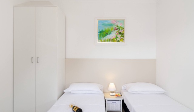 Apartments Kapelica - Twin or Double Room with Terrace and Sea View