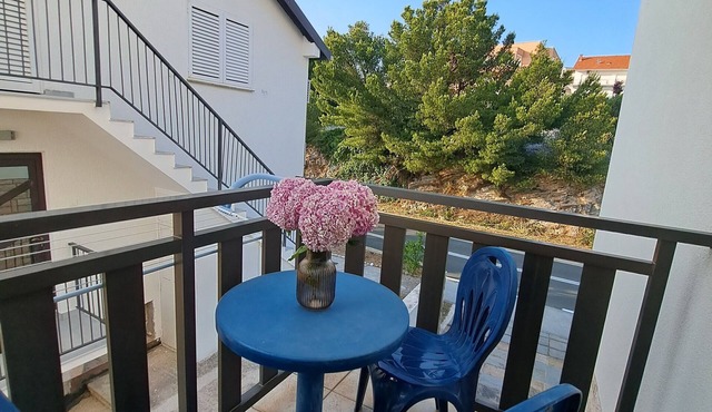 Apartments Karmen (40277-A1) - Primosten