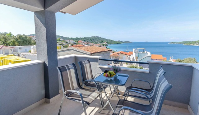 Apartments Katic (56891-A3) - Razanj