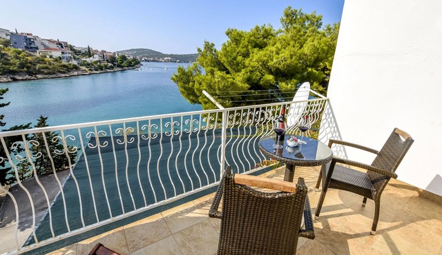 Apartments Krešimir (21771-A2) - Razanj
