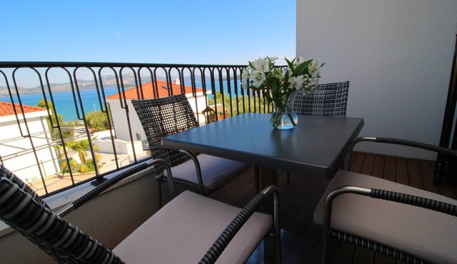 Apartments Kula - Comfort One Bedroom Apartment with Balcony and Sea View-A3