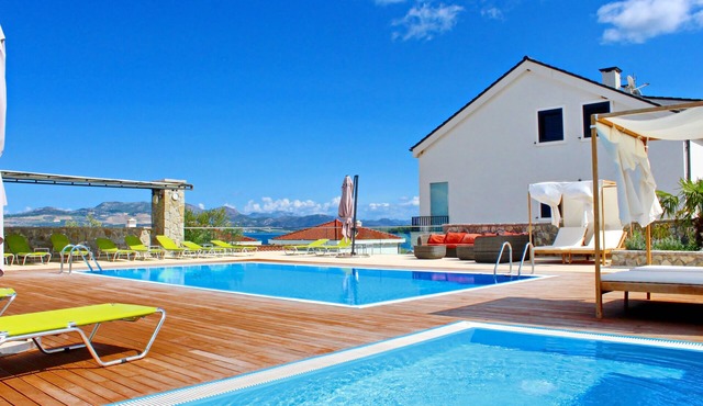 Apartments Kula - Three Bedroom Apartment with Balcony and Sea View-B5