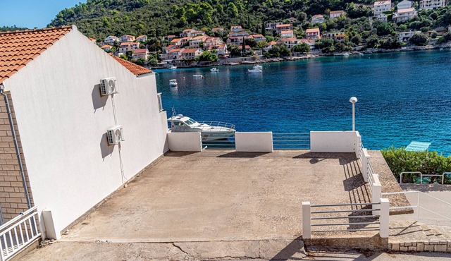 Apartments Kuzma - Four-Bedroom Apartment with Terrace and Sea View