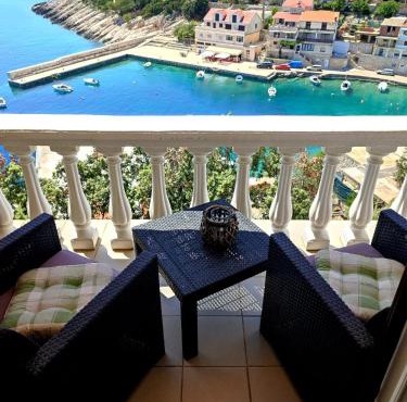 Apartments Laus