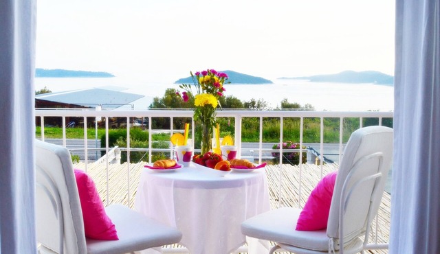 Apartments Lina - Three Bedroom Apartment with Two Balconies and Sea View