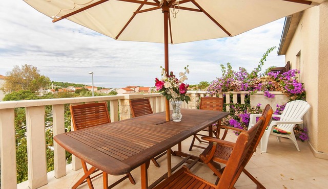 Apartments Ljiljana (10451-A2) - Rogoznica