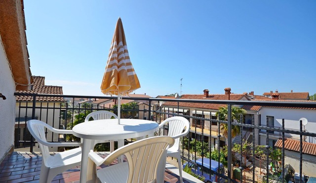 Apartments Ljiljana (70831-A2) - Novigrad