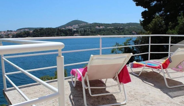 Apartments Lozica - Comfort Studio Apartment with Terrace and Sea View