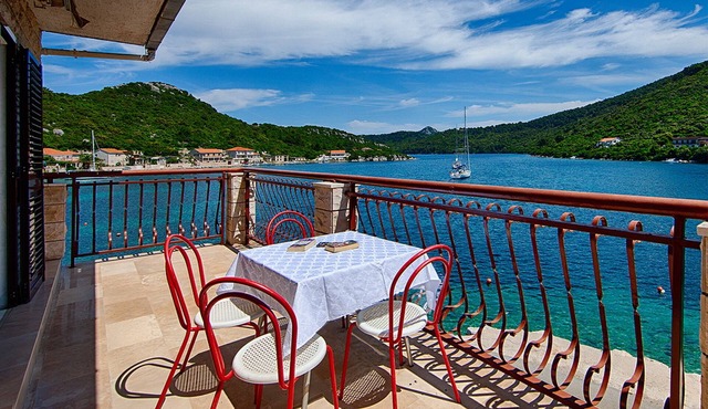 Apartments Malo Lago - One-Bedroom Apartment with Balcony and Sea View - 2nd floor (Apartment 5)