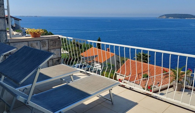 Apartments Matea - Two-Bedroom Apartment with Sea View and Balcony