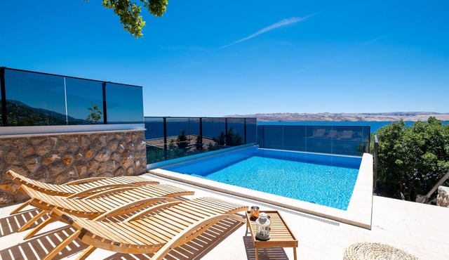 Apartments Matea with Infinity Pool