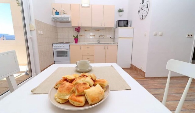 Apartments Mediterranean House - Two Bedroom Apartment with Terrace and Sea View