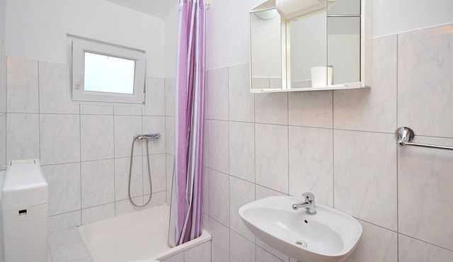 Apartments Mila Family with pool (23861-A5) - Tribunj