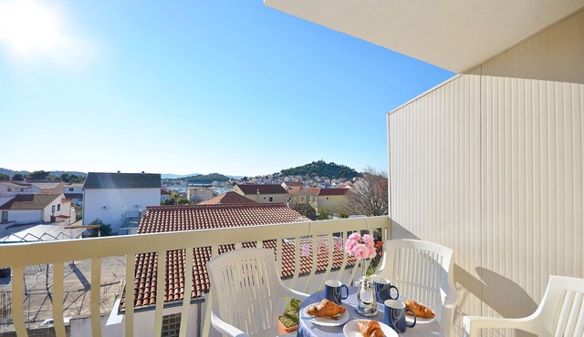Apartments Mira (28191-A5) - Tribunj