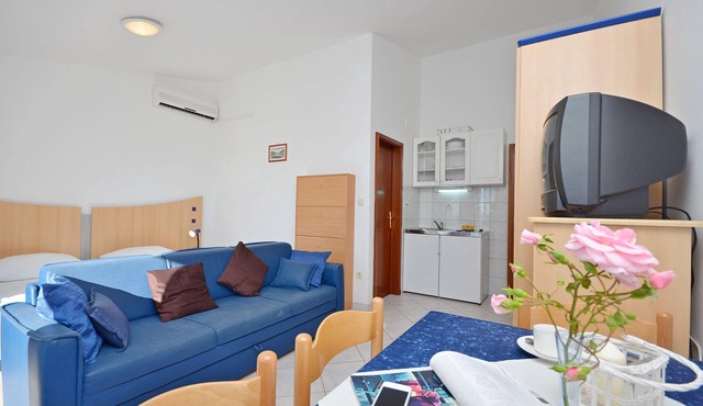 Apartments Mira (28191-A6) - Tribunj