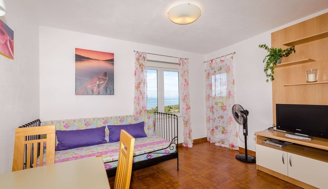 Apartments Mrvelj (100301-A1) - Gdinj - island Hvar