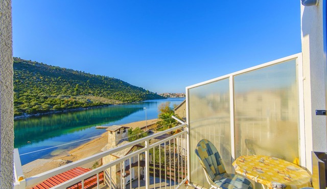 Apartments Nada (28271-A1) - Rogoznica