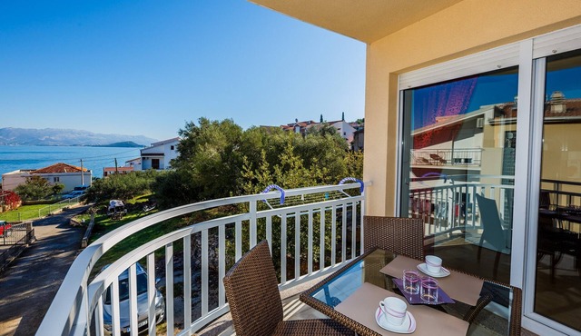 Apartments Nada Trogir-Arbanija, A nice app. with sea view, 100 m from the beach