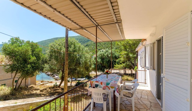 Apartments Nedeljko (34121-A3) - Gdinj - island Hvar