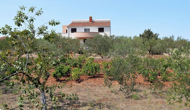 Apartments Nike 1, enjoy sunshine at quiet property