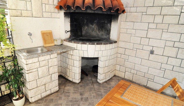 Apartments Nikola, (11826), Seget Vranjic, hr