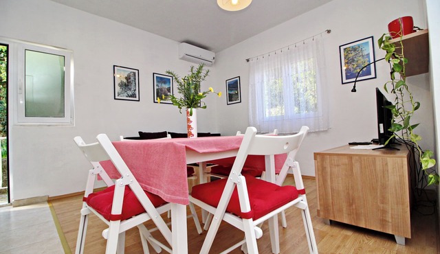 Apartments Nodilo