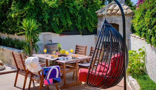 Apartments None & Nono-Comfort One-Bedroom Apartment with Shared Terrace