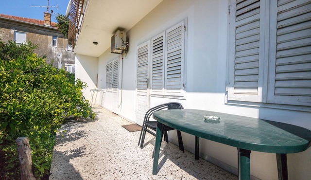 Apartments Petar (40762-A1) - Kastel Stari