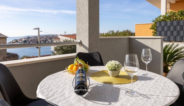 Apartments Rajčić (122411-A1) - Okrug Gornji (Ciovo)