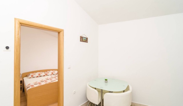 Apartments & Rooms Barišić-Comfort One Bedroom Apartment with Balcony and Garden View (Apt Preko-5)