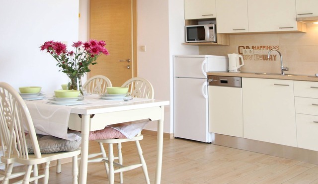 Apartments Sanja (40273-A3) - Primosten