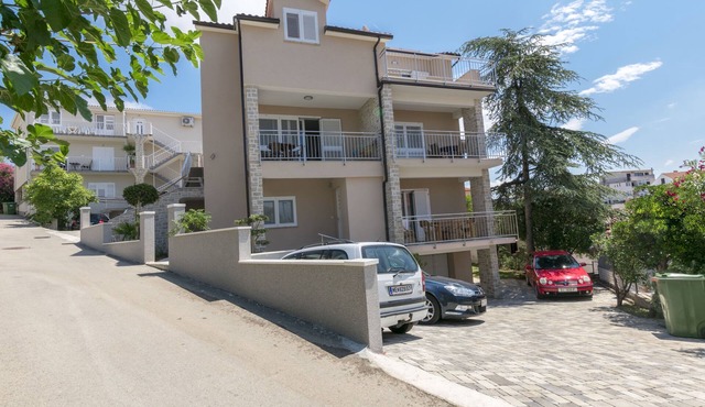 Apartments Sanja (40273-A4) - Primosten