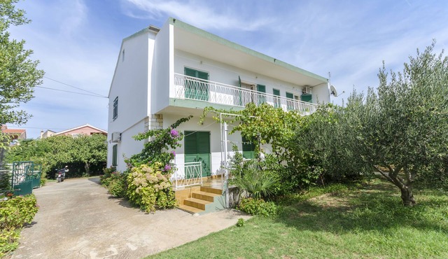 Apartments Secret Garden (17851-A2) - Vodice