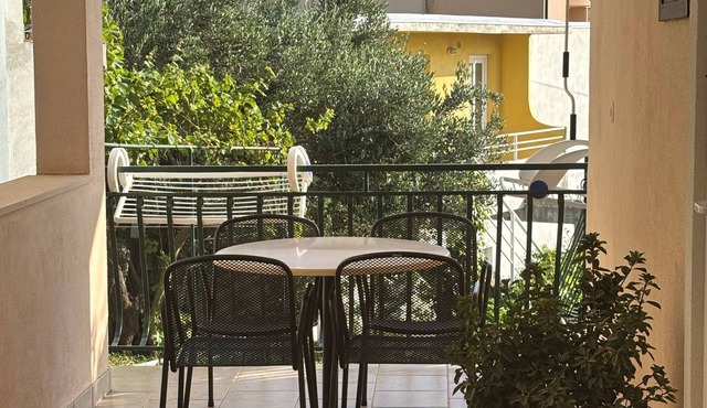 Apartments Sini (10227-A1) - Makarska