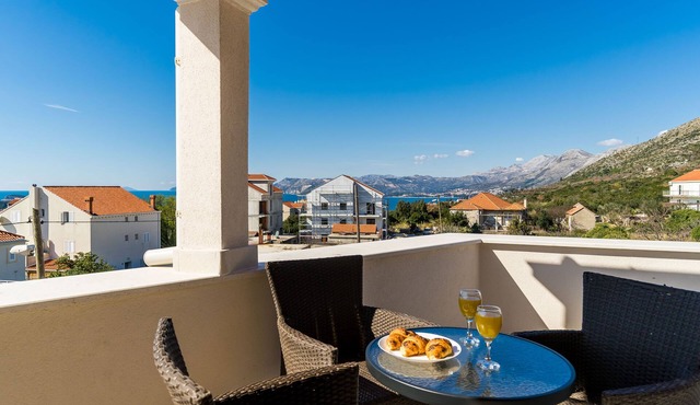Apartments Šmanjak - Deluxe Studio with Balcony and City View