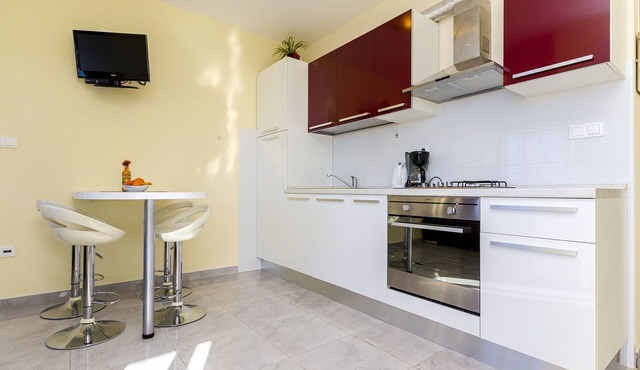 Apartments Smilje (24471-A4) - Razanj