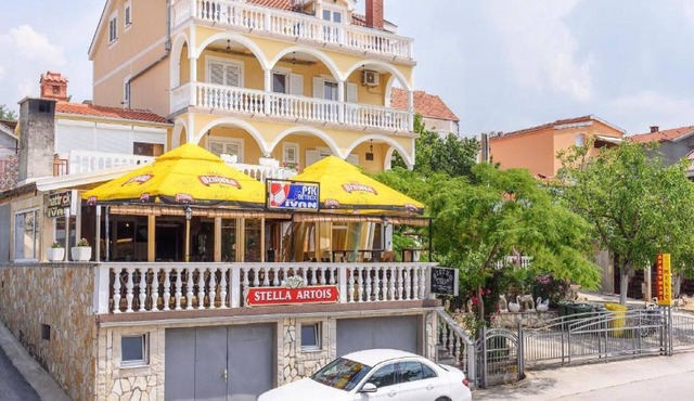 Apartments Smilje i Maslina - One Bedroom Apartment with Terrace 1