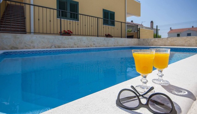 Apartments Tonia - with sea view (Mala A1)