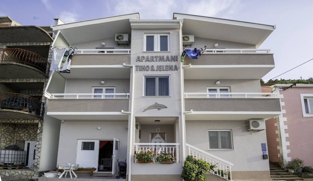 Apartments Tiho & Jelena- One Bedroom Apartment with Balcony and Sea View (Maestral)