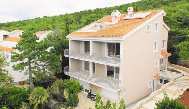 Apartments Tomislav, (13194), Selce, hr