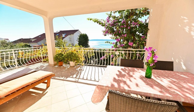 Apartments Vlado (122471-A1) - Okrug Gornji (Ciovo)