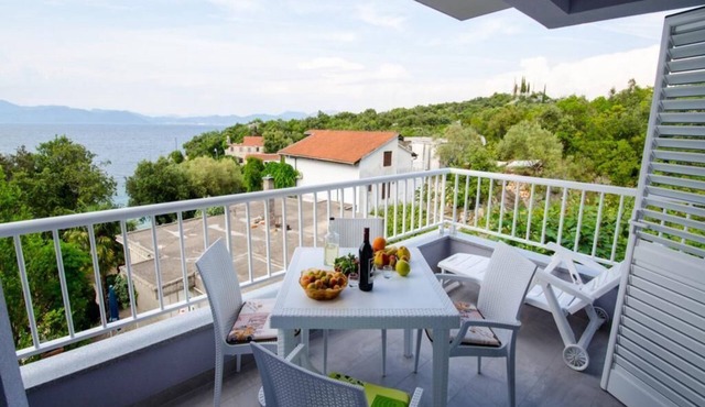 Apartments Vesela - Comfort One Bedroom Apartment with Balcony and Sea View