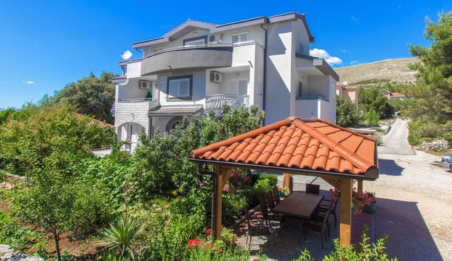 Apartments Vesna A-2 type 2+2 Grebastica