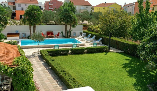 Apartments Vesna with pool (19601-A3) - Vodice