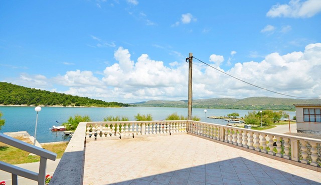 Apartments Vila Punta (10691-A1) - Jadrtovac