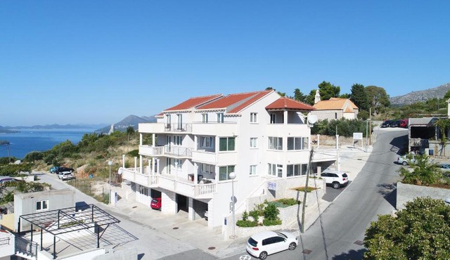 Apartments Villa Dadić