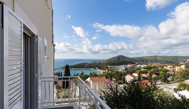 Apartments Villa Enzian - Comfort Two Bedroom Apartment with Balcony and Sea View