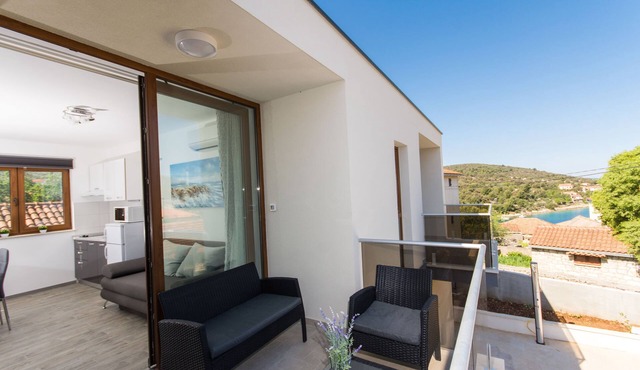 Apartments Villa LA (59731-A2) - Drvenik Veliki