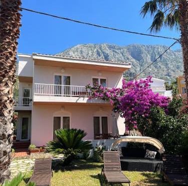 Apartments-Villa Ilaria