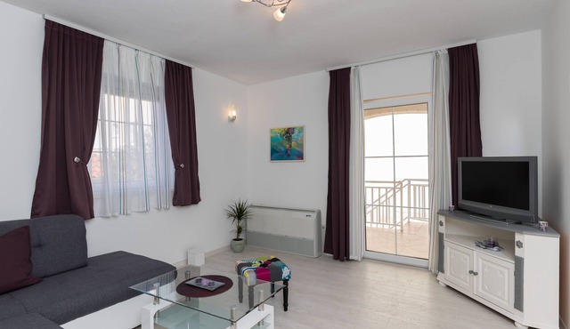 Apartments Villa Key - Two Bedroom Apartment with Terrace